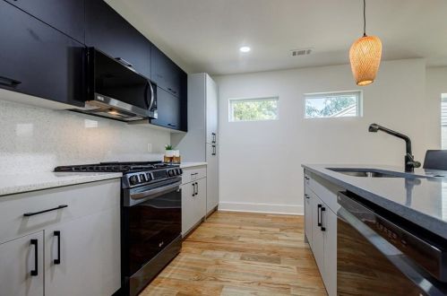 925 Garibaldi St, Atlanta GA  30310-3133 exterior