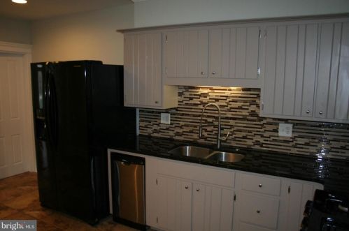 348 James St, Lancaster PA 17603-2831 exterior