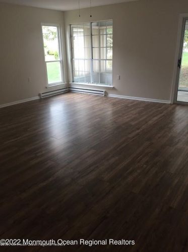 10 Greenwich Ave, Lakehurst NJ  08759-6660 exterior