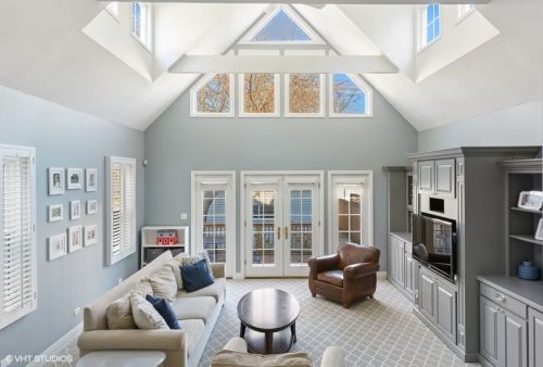 1828 Barry Ave, Chicago IL 60657-2042 exterior