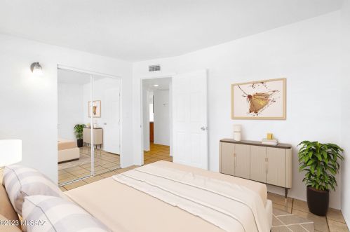 1318 Iowa Dr, Tucson AZ 85706-1415 exterior