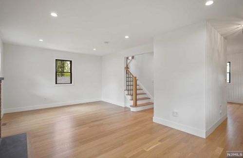 586 Palisade Ave, Teaneck NJ 07666-3145 exterior