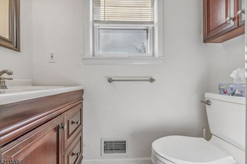 933 Grand Ave, Hackettstown NJ  07840-1015 exterior