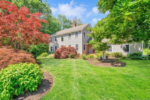 123 Fieldstone Dr, Windsor, CT 06095-1663