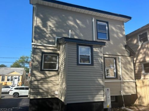 51 Leslie Pl, Irvington NJ  07111-1106 exterior