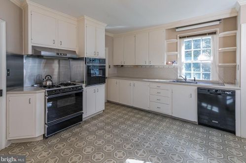 28 Edgehill St, Princeton NJ 08540-6802 exterior