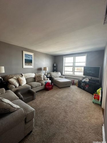 510 Dubois Ave, Valley Stream NY  11581-3230 exterior