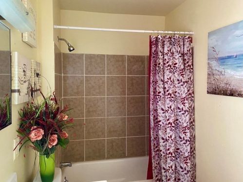 93 Thompson St, Springfield MA 01109-3919 exterior