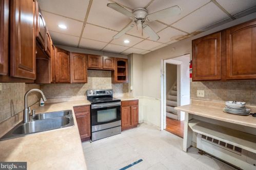 388 Hanover St, Pottstown PA 19464-5327 exterior