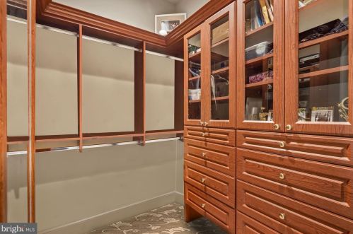 11300 Glen Rd, Rockville MD 20854-1849 exterior