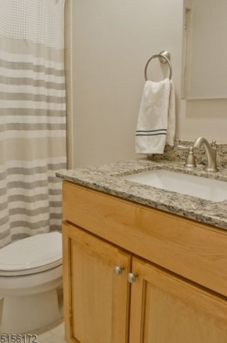 12 Oriole Ter, Fredon NJ 07860-1465 exterior