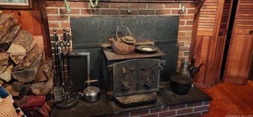 170 Burlingame Rd, Killingly CT 06239-1500 exterior