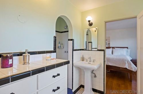 4875 Alder Dr, San Diego CA  92116-2325 exterior