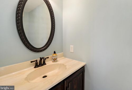 7312 Mallory Cir, Alexandria VA 22315-4704 exterior