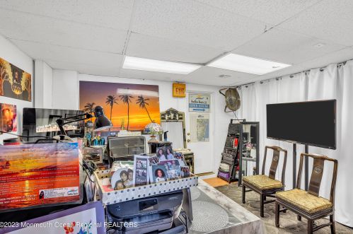 204 Channel Dr, Point Pleasant Beach NJ 08742-2619 exterior