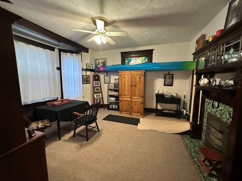 160 Highland Ave, Pittsburgh PA 15229-2715 exterior