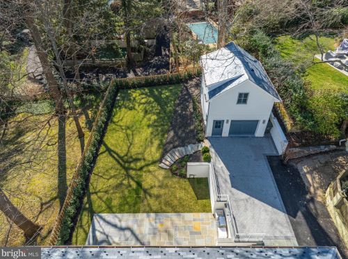 4526 Hawthorne St, Washington DC 20016-3570 exterior