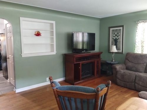 2476 Glenside Blvd, Meskegon MI 49441-3271 exterior