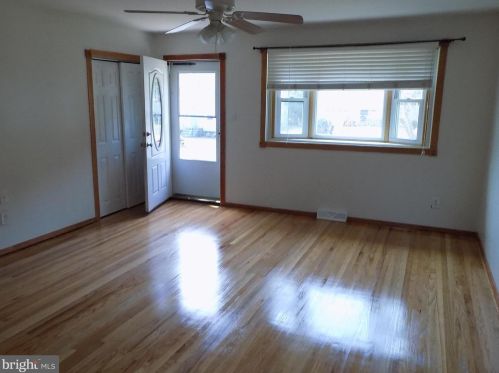 512 Singley Ave, Runnemede, NJ 08078-1236