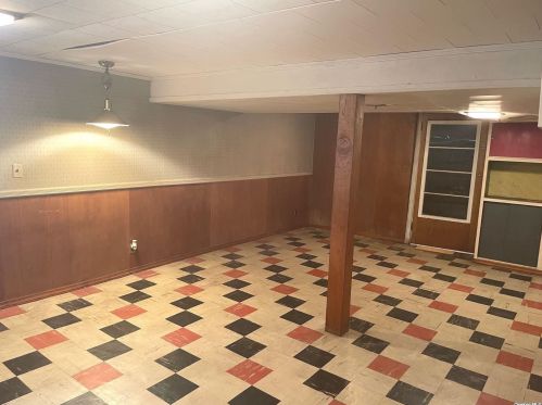 5 Balfour St, Valley Stream NY 11580-1524 exterior