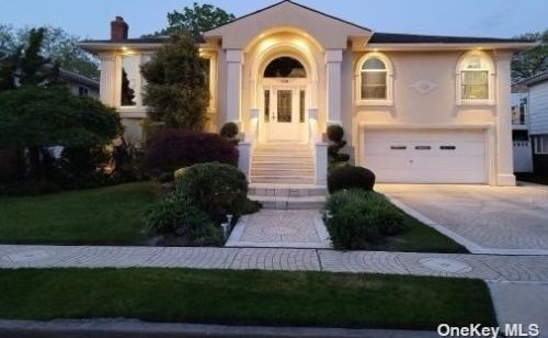 716 Turf Rd, Valley Stream, NY 11581-3506