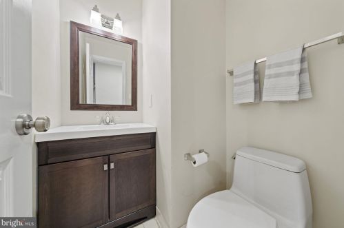 11133 Cedarwood Dr, Rockville MD 20852-3415 exterior