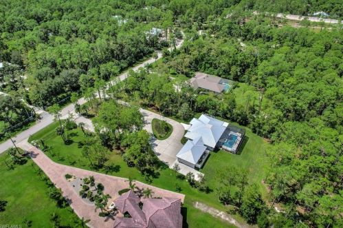 4677 5 Ave, Naples FL 34117-4106 exterior