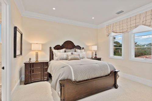 3855 Isla Del Sol Way, Naples FL  34114-9484 exterior