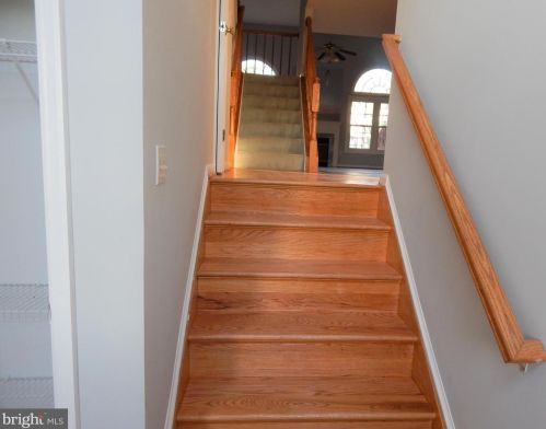 7019 Ashleigh Manor Ct, Alexandria VA  22315-4756 exterior