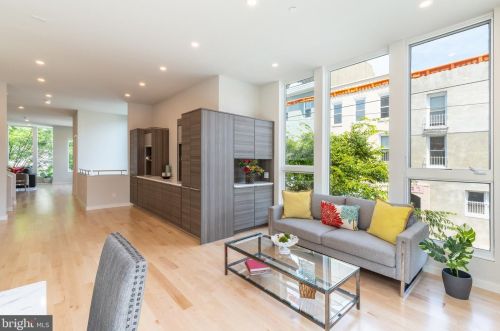 501 12th St, Philadelphia PA  19123-0037 exterior