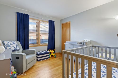 4542 Reserve Ave, Chicago IL 60656-2400 exterior