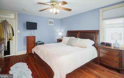 212 Atlantic Ave, Tavistock NJ 08033-3334 exterior