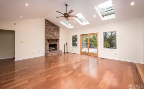 55 Oliver Ave, Edison NJ 08820-3122 exterior