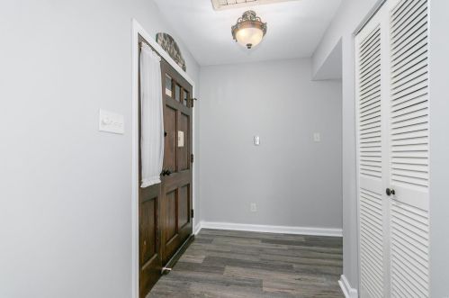 1046 Cedargate Dr, Saint Louis MO exterior