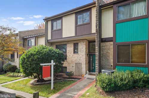 6824 Deer Run Dr, Alexandria, VA 22306-1123