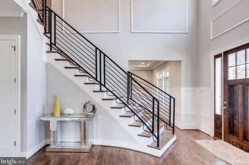 6801 Dillon Ave, Mc Lean VA  22101-4435 exterior