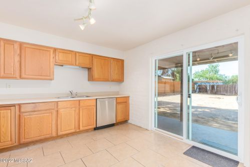 5014 Adams St, Tucson, AZ 85712-4008