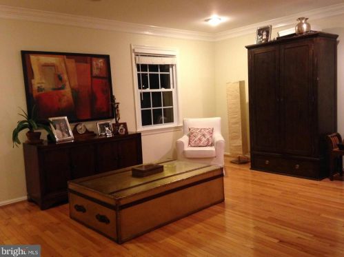 10276 Arizona Cir, Bethesda MD 20817-1242 exterior