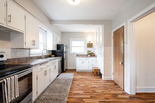 1374 58, Milwaukee WI 53214-5111 exterior