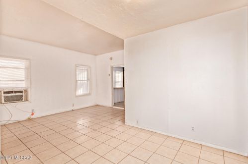 834 Lee St, Tucson AZ 85719-3932 exterior