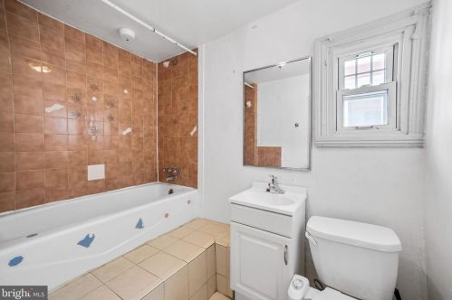 2348 Catharine St, Philadelphia PA 19146-2403 exterior