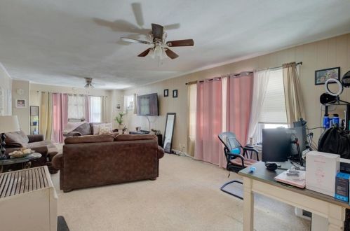 43 5 Ave, Woonsocket RI 02895-5019 exterior