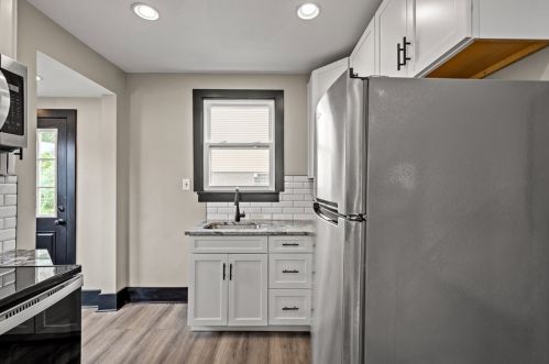 61 Mainsgate St, Pittsburgh PA 15205-2247 exterior