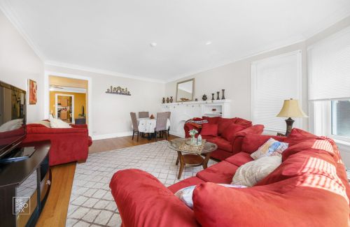 5741 Washtenaw Ave, Chicago IL 60652-2813 exterior