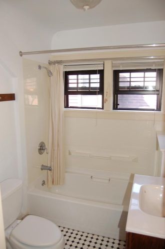 1346 Rutledge St, Madison WI 53703-3887 exterior