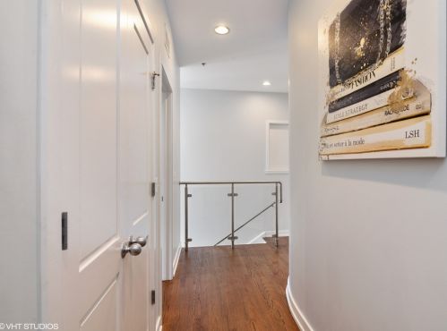 150 Superior St, Chicago IL  60611-2916 exterior