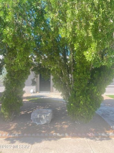 8615 Bellevue Pl, Tucson AZ  85715-5404 exterior