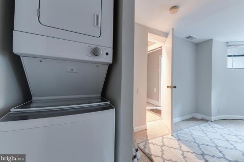 1007 New Hampshire Ave, Washington DC 20011-4729 exterior