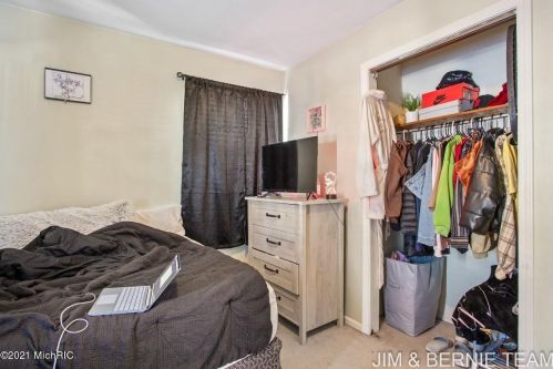 3100 Stratford Dr, Wyoming MI exterior