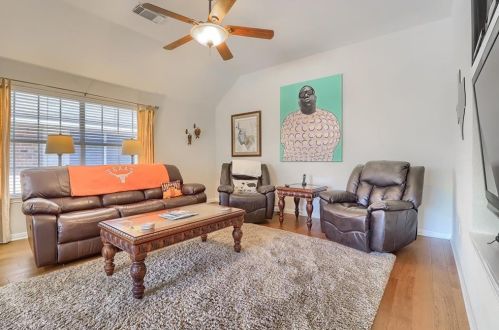 4948 China Gdn Dr, Austin TX 78730-3576 exterior